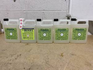 lot 243 image: LOT OF 5 Mrs. Meyers Clean Day Hand Soap Refills