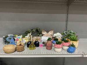lot 402 image: LOT OF Miscellaneous Home Decor Merchandise (Missing 1 Succulent)