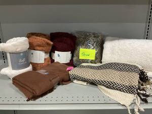 lot 406 image: LOT OF 7 Throw Blankets