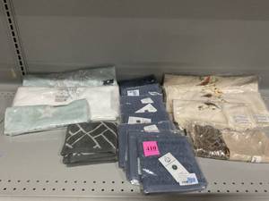 lot 410 image: LOT OF 16 Wash ClothsTowels