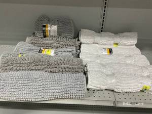 lot 300 image: LOT OF 11 Bath Rugs