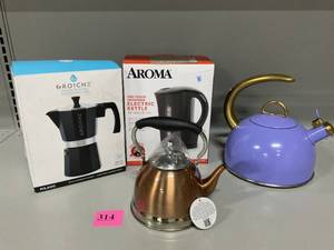 lot 314 image: LOT OF 4 Kettles & Espresso Maker