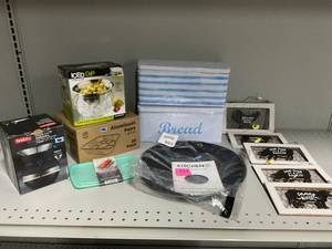 lot 321 image: LOT OF 12 Kitchen Merchandise