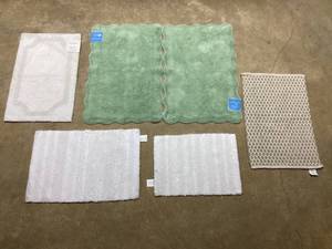 lot 437 image: LOT OF 6 Bath Rugs