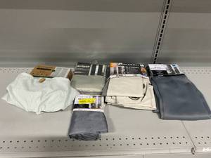 lot 465 image: LOT OF 5 Window Curtains 84