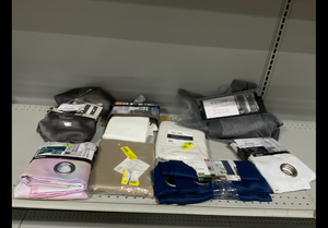 lot 470 image: LOT OF 8 Window Curtains 63