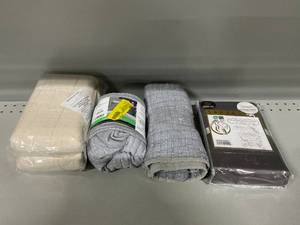 lot 472 image: LOT OF 4 King Shams & Queen Pillowcases