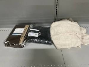 lot 473 image: LOT OF 3 Vartiety Size Window Curtains