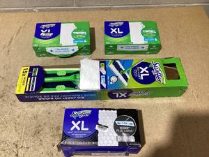 lot 139 image: LOT OF 5 Swiffer Merchandise