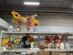 lot 459 image: LOT OF Artificial Flowers With Vases - Home Decor