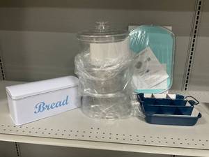 lot 449 image: LOT OF 4 Kitchen Merchandise