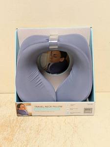 lot 62 image: NEW AIRIA LIVING TRAVEL NECK PILLOW GRAY
