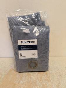 lot 130 image: NEW SUN ZERO PANEL PAIR GRAY