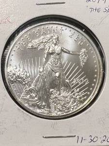 lot 25 image: 1 TROY OZ .999 FINE SILVER ZOMBUCKS ROUND