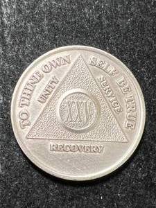 lot 68 image: HALF TROY OZ .999 FINE SILVER ROUND