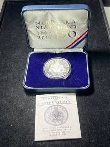 lot 70 image: 1 TROY OZ .999 FINE SILVER NEBRASKA STATEHOOD ROUND IN BOX