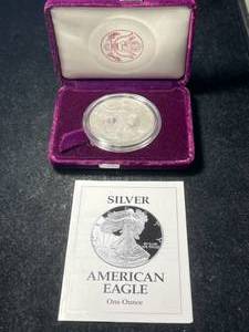 lot 71 image: 1993 PROOF AMERICAN SILVER EAGLE IN ORIGINAL MINT BOX