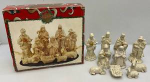 Vintage Holiday Treasures Porcelain Nativity Set
