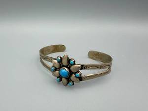 lot 153 image: Bracelet - Turquoise Flower Cluster Cuff in Silver-Tone Metal
