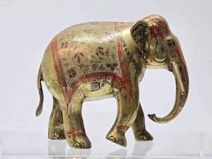 lot 11 image: Vintage Hand Painted Gilt Wood Elephant Statue