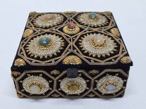 lot 17 image: Vintage Jeweled Indian Jewelry Box