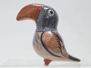 lot 22 image: Vintage Mexican Folk Art Pottery Bird