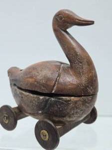 lot 23 image: Primitive Wooden Goose or Duck Pull Toy&nbsp