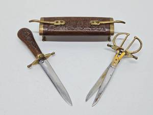 lot 28 image: Vintage Carved Wood Sculptural Carving Set #3