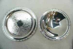 lot 17 image: Oneida Silversmiths Silver-Plate Compote and Tray