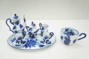 lot 22 image: Vintage Miniature Flow Blue Floral Tea Set