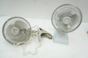 lot 25 image: 2 small fans