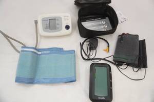 lot 32 image: Blood Pressure Monitors 2ct