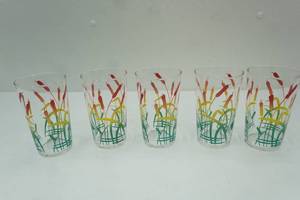 lot 43 image: Vintage Federal Glass 10 oz Tumblers (5ct) rainbow cattail design