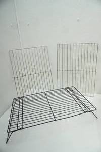 lot 46 image: Cooling Racks