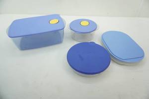 lot 61 image: Tupperware & Food Storage Containers wLids (4ct) blue lids