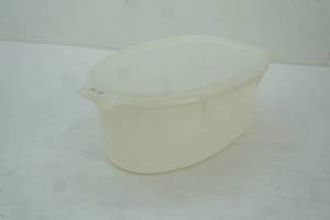 lot 65 image: Tupperware Roast Flavor Savor wlid