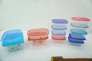 lot 68 image: Food Storage Containers wlids (13ct)