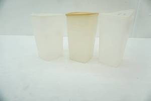 lot 80 image: (3ct) Tupperware Cracker Containers wlids