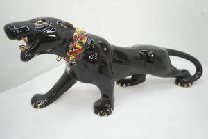 lot 119 image: Vintage MCM ceramic black panther statue (has crack in back) 20.5 long by 8.5tall
