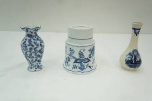 lot 127 image: Vintage Blue Danube porcelain candle holder, bud vase, windmill bud vase