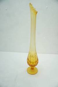 lot 138 image: Vintage Fenton art glass swung vase. colonial amber thumbprint pattern 17.5 tall