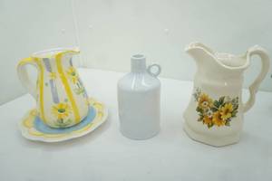 lot 150 image: whitespeckled blue ceramic jug vintage Ironstone sunflower pitcher pottery pitcher and plate