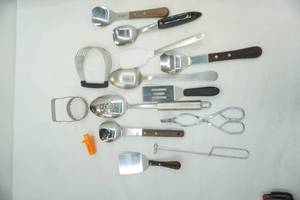 lot 168 image: Cooking & Serving Utensils