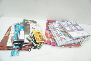 lot 174 image: Gift Bags