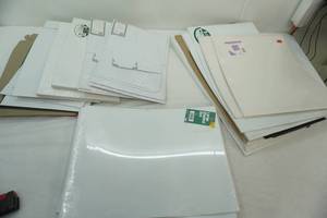 lot 176 image: Large Gift Boxes. NewUnused