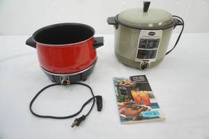 lot 185 image: Vintage Sunbeam Cooker & Fryer, Vintage West Bend Slow Cooker