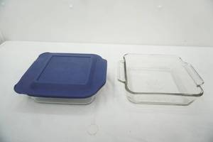 lot 243 image: Pyrex Ware & Anchor Hocking 9x 9 baking dishes w1 cover