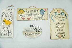 lot 245 image: Slate Wall Decor (2ct), ceramic Kitchen Closed wall decor, Grandmother ceramic plate