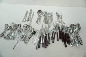 lot 255 image: Flatware & Serving Spoons