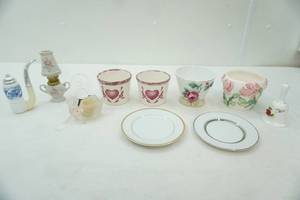 lot 281 image: Vintage Avon Dutch Pipe, Spongeware & other small planters, china plates bell, small porcelain oil lamp